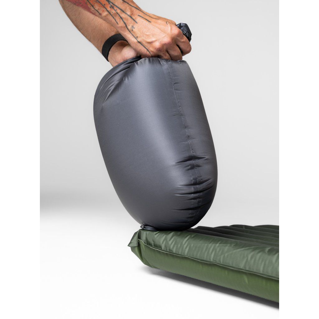Detail of the Pinguin Trion R7 inflatable sleeping pad
